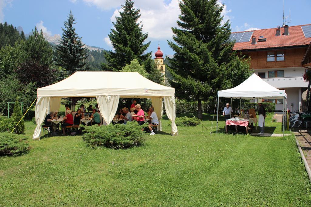 Hotel Rosalpina Soraga Kültér fotó