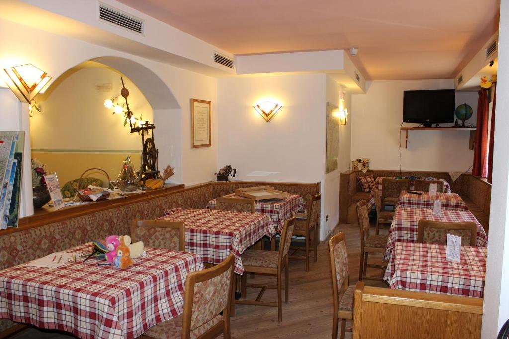 Hotel Rosalpina Soraga Kültér fotó
